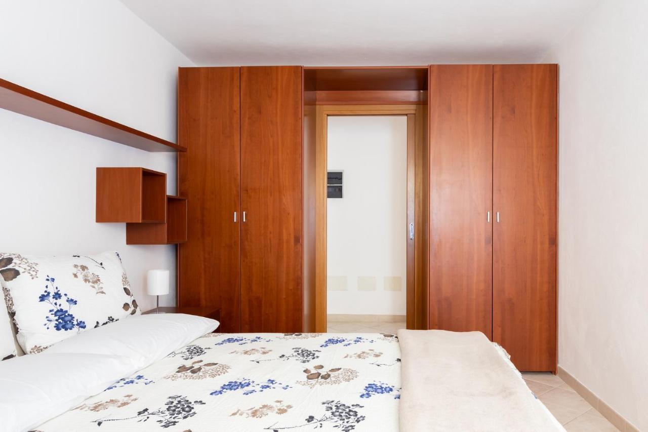Spacious 3-Bedroom Apartment With Courtyard In Tempio Pausania - Perfect For Families エクステリア 写真