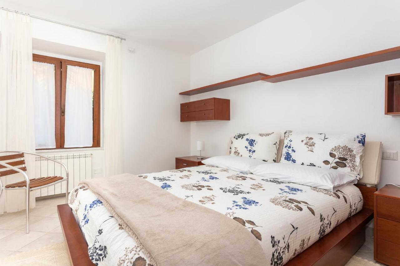 Spacious 3-Bedroom Apartment With Courtyard In Tempio Pausania - Perfect For Families エクステリア 写真