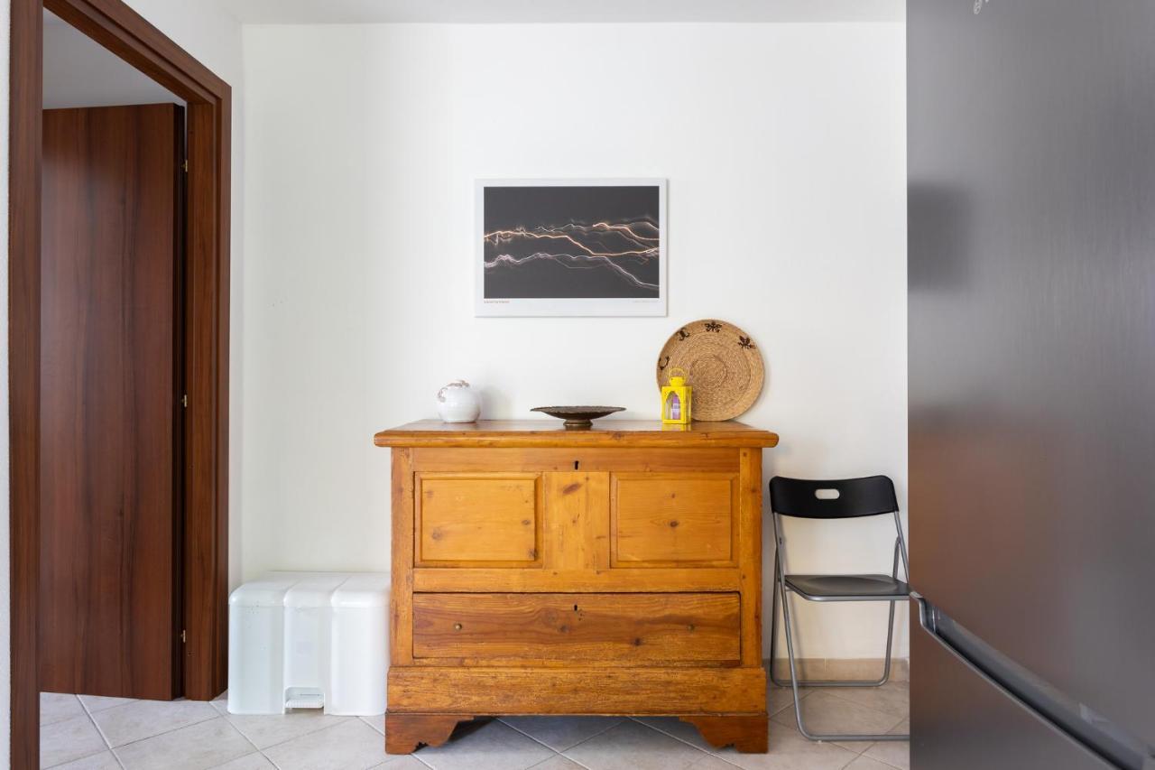 Spacious 3-Bedroom Apartment With Courtyard In Tempio Pausania - Perfect For Families エクステリア 写真