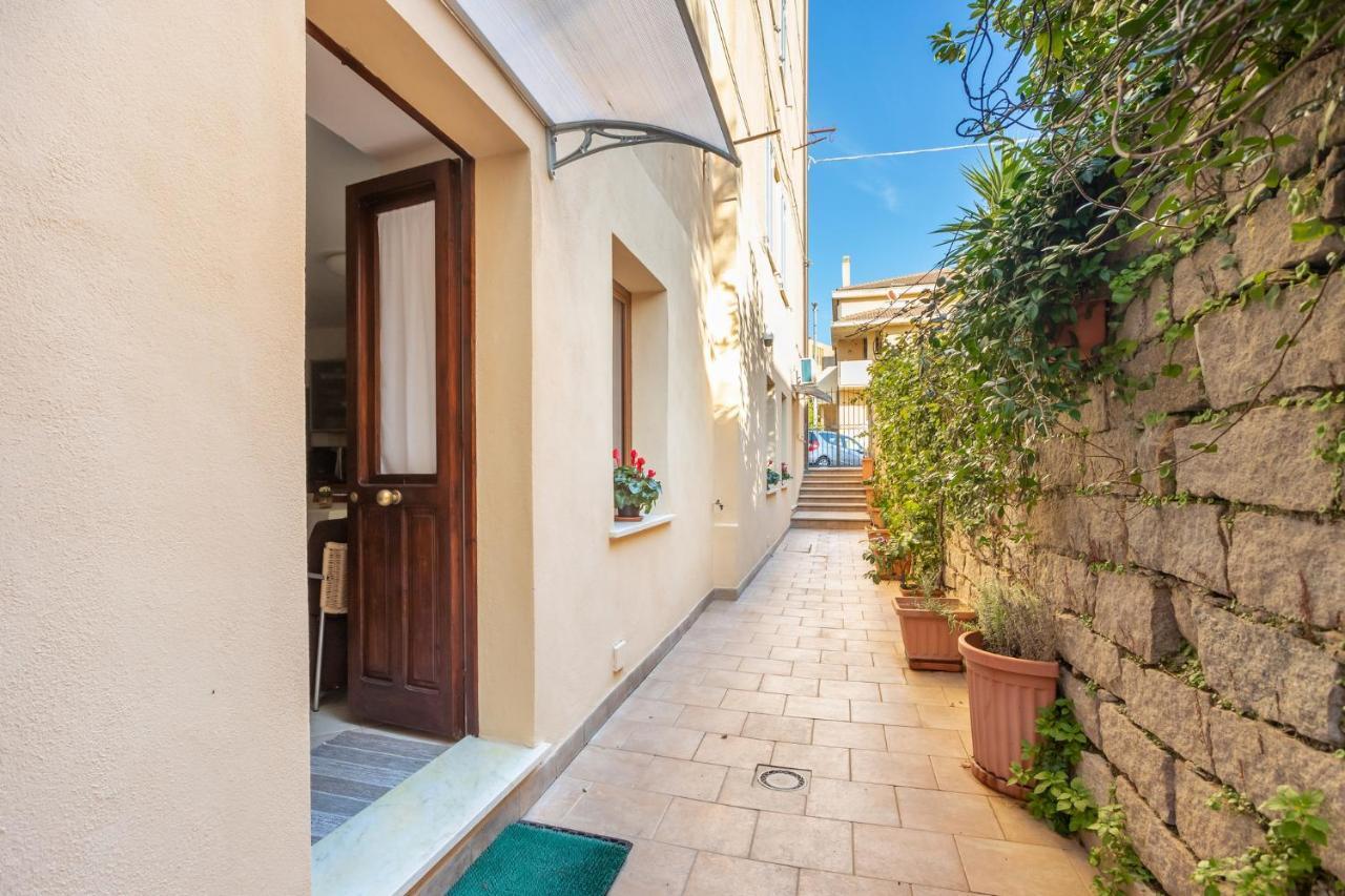 Spacious 3-Bedroom Apartment With Courtyard In Tempio Pausania - Perfect For Families エクステリア 写真